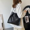 Large Capacity Chain Large Bags Women's Bags This Year Popular Autumn and Winter Leisure Package Shoulder Armpit Tote Bag