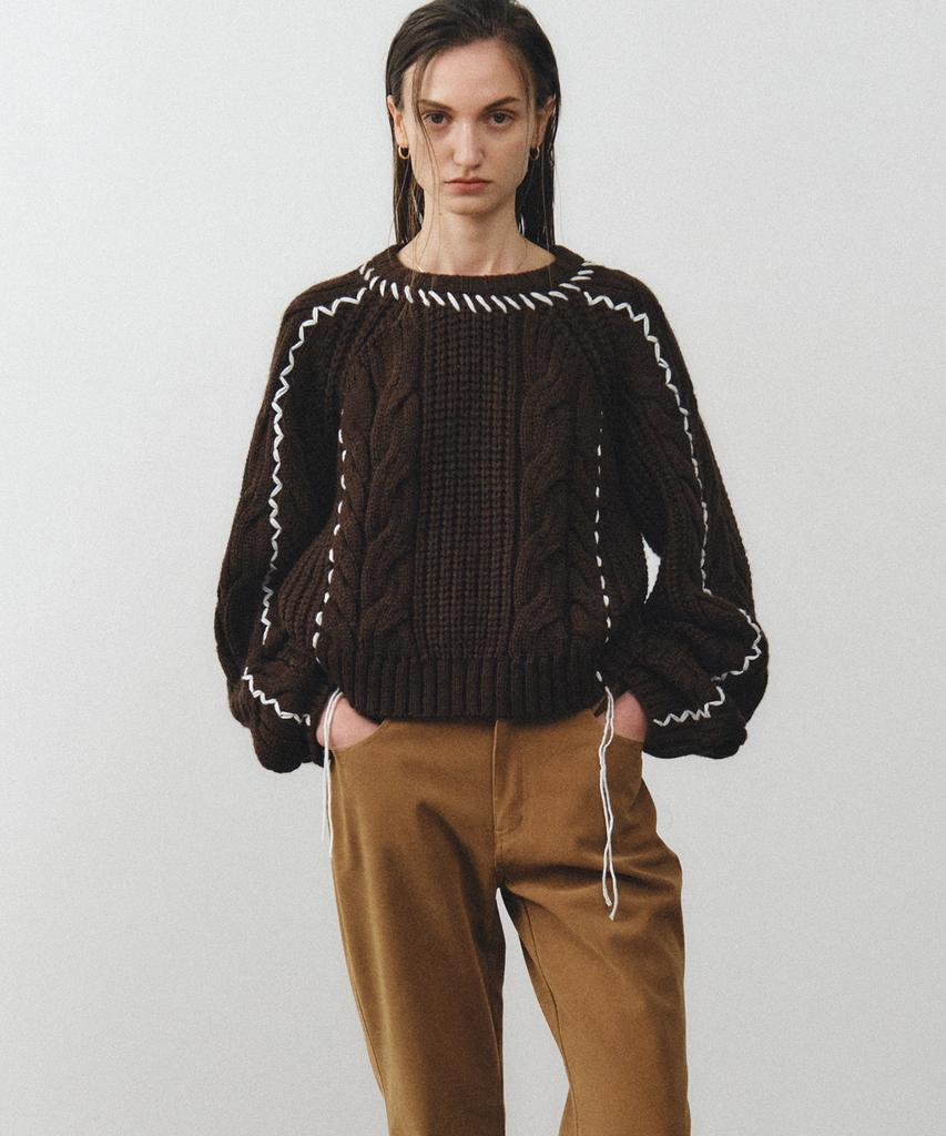 NOIRER FOR WOMAN Handmade Cable Crop Sweater (Brown)