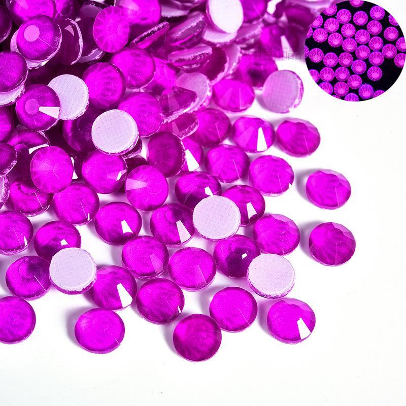 Крупная упаковка Единообразная имитация стекла Австрийский горячий бриллиант, Дно с термоклеем Сделай сам Одежда Обувь и Головные уборы Ювелирные изделия Стразы