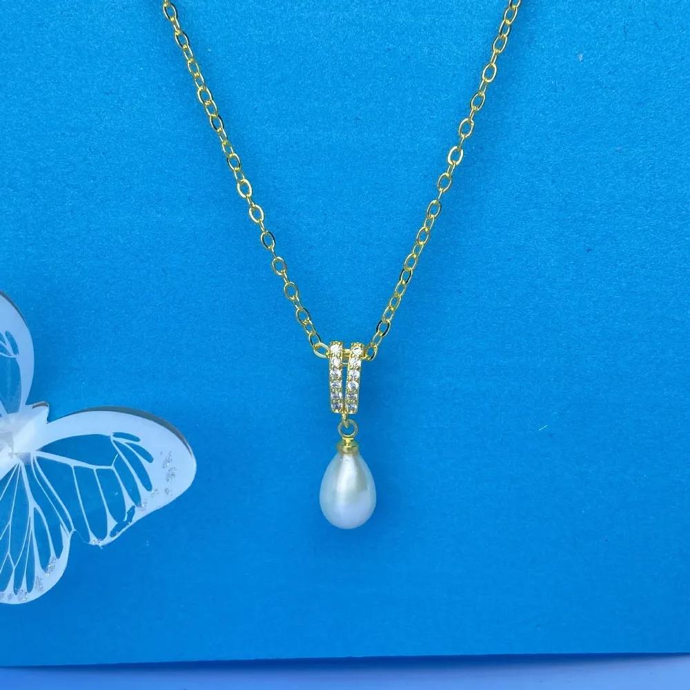 HENGSHENG 6-7mm Rice Shape Freshwater Pearl Pendant Necklaces Jewelry Gift Shine Zircon 45cm Chain Necklaces for Women Girls