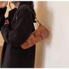 Ielgy Retro Commuter Underarm Bag Fashionable All-Match Shoulder Bag Niche High-End Handbag