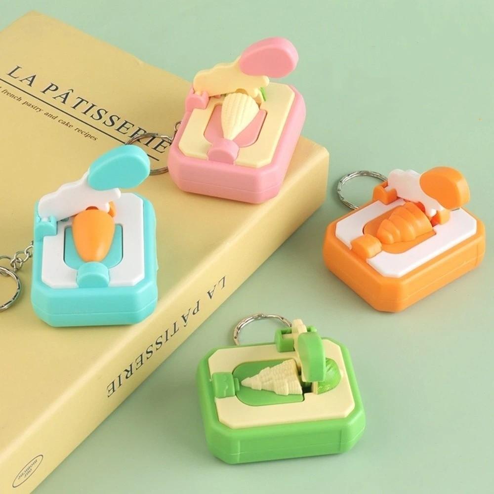 Plastic Material Mini Cutting Carrot Keychain Novelty Simulated Vegetable Pendant Gift