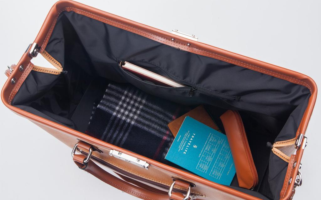 Made in Japan, Fully Opening, Large Capacity Boston Bag [Toyooka Bag], Functional Bag for Golf, Business Trips, and Travel (Black)