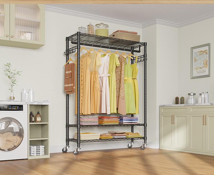 Напольная пылезащитная металлическая вешалка-гардероб с вешалками для одежды