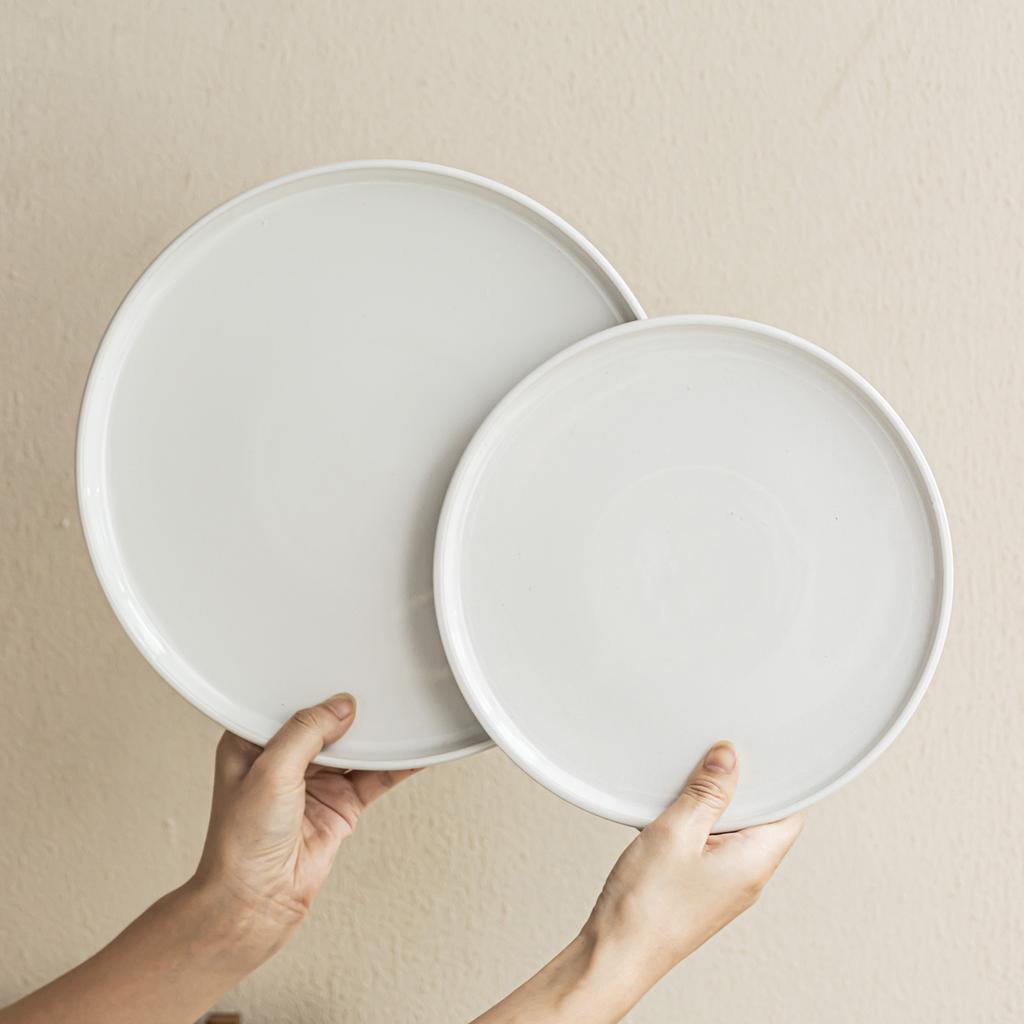 Большая белая тарелка Простая однотонная керамическая тарелка Бытовая тарелка для овощей Круглая тарелка Обеденная тарелка Ресторанная тарелка Тарелка для стейка