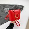 Shoulder Bag Niche Design Retro Horseshoe Lock Messenger Bag 2025 Autumn and Winter New Bucket Bag Trendy Women's Bag