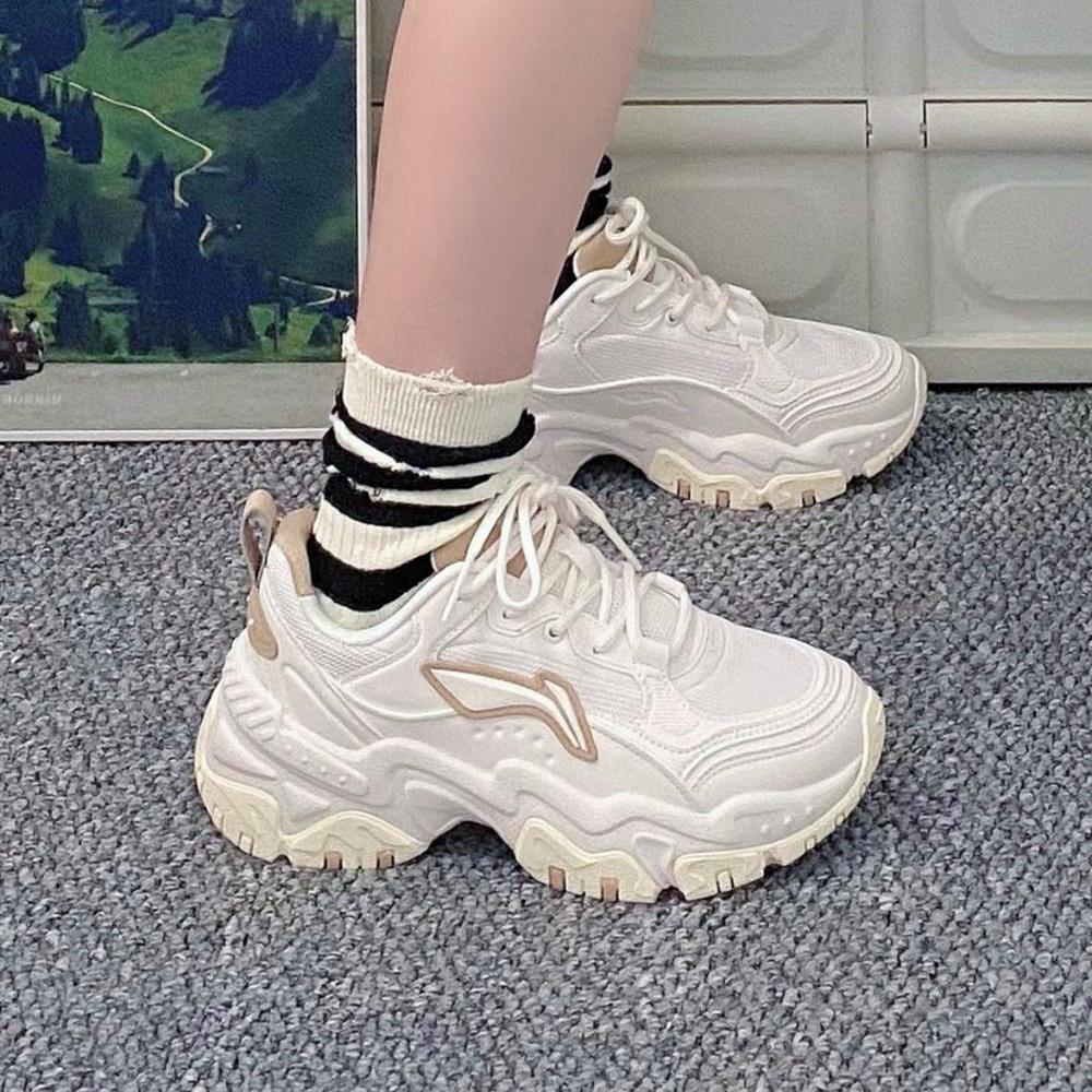 Li Ning Амортизирующие Скользкие Устойчивые к истиранию Дышащие Легкие Низкие Кроссовки на Толстой подошве Женские Белые AGCT424-1