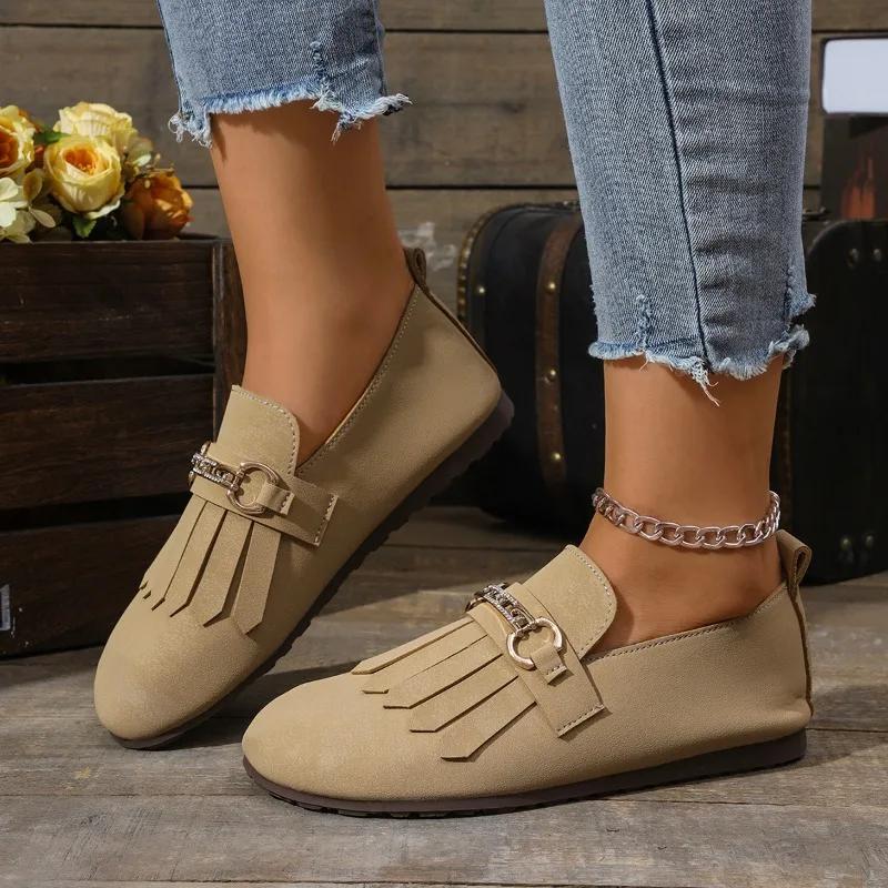 Мода 2024 года, осень и зима, новые популярные женские туфли на плоской подошве с кисточками в стиле ретро, модные повседневные туфли с мягкой подошвой и пряжкой на ремне