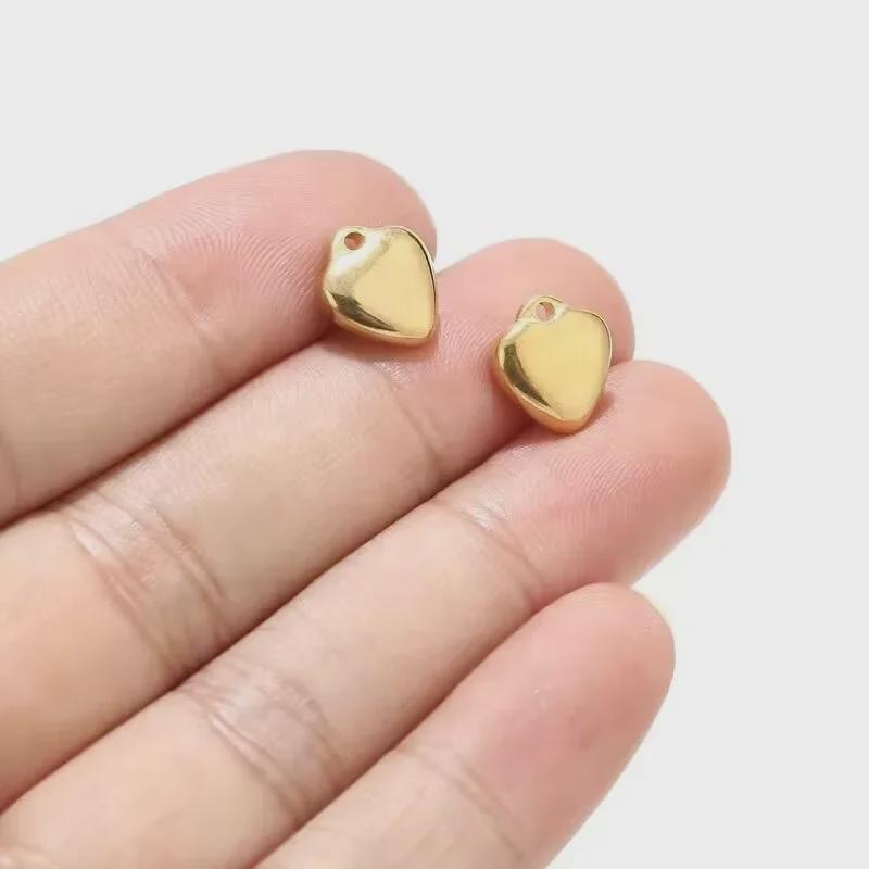 18K Gold-Plated Stainless Steel Peach Heart Pendant - Color-Preserving Love Charm for DIY Jewelry.