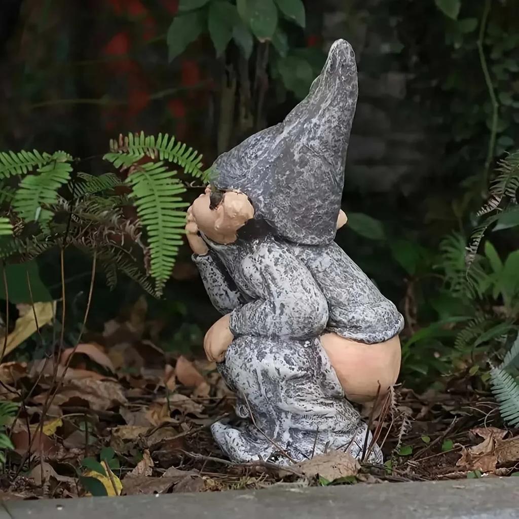 Funny Gnome Garden Decoration Naughty Gnome Elf Squatting Statue for Lawn Ornaments Indoor Outdoor Decorations Polyresin Gnome