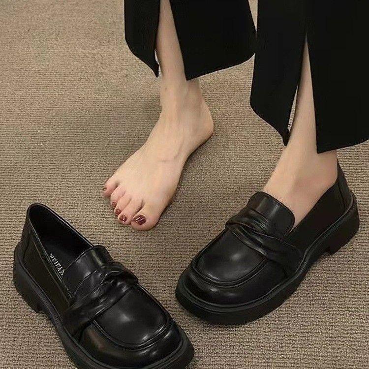 Работа лоферы на мягкой подошве женские 2024 новые весна и осень черные одинарные туфли универсальные одинарные туфли британский стиль маленькие кожаные туфли