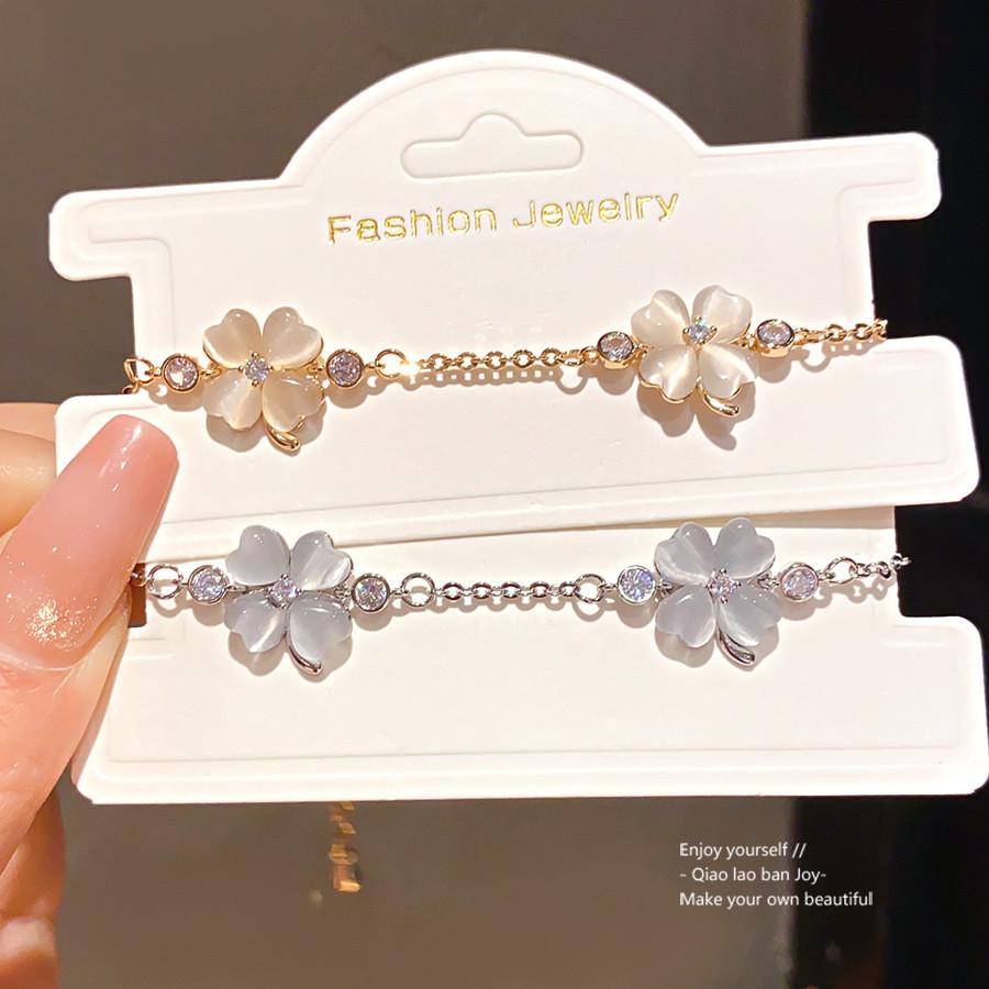 Cat Eye Natural Stone Flower Pendant Necklace With Zircon Detailing For Womens Office Wear
