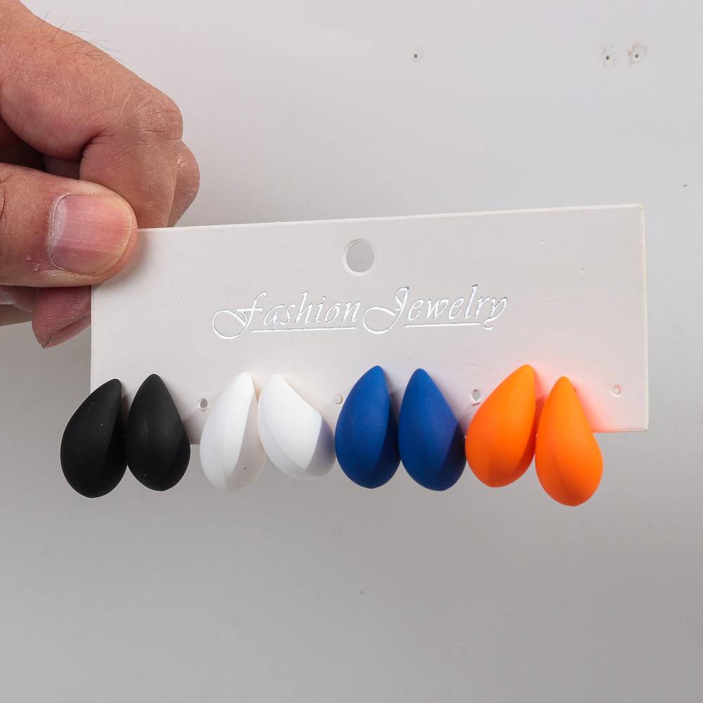 4Pairs Korean Small Waterdrop Dupes Earrings for Women Fashion Matte Colorful Acrylic Chunky Tear Drop Earring Hoops Jewelry Set