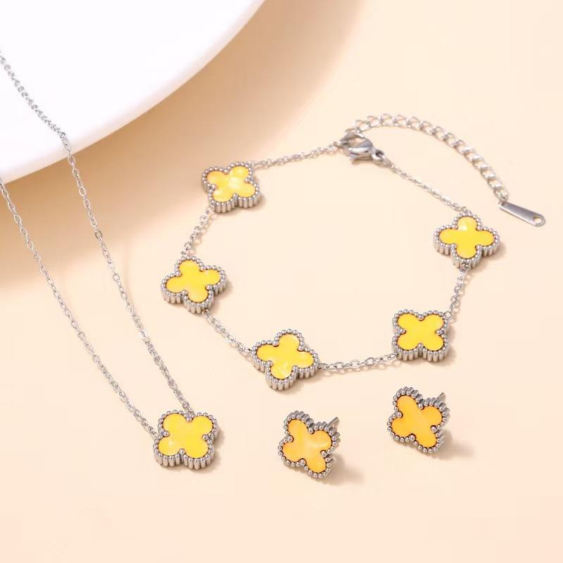 Комплект из 3 шт., ожерелье с клевером, женская титановая сталь, не выцветающая, модная универсальная цепочка на ключицу, браслет, серьги