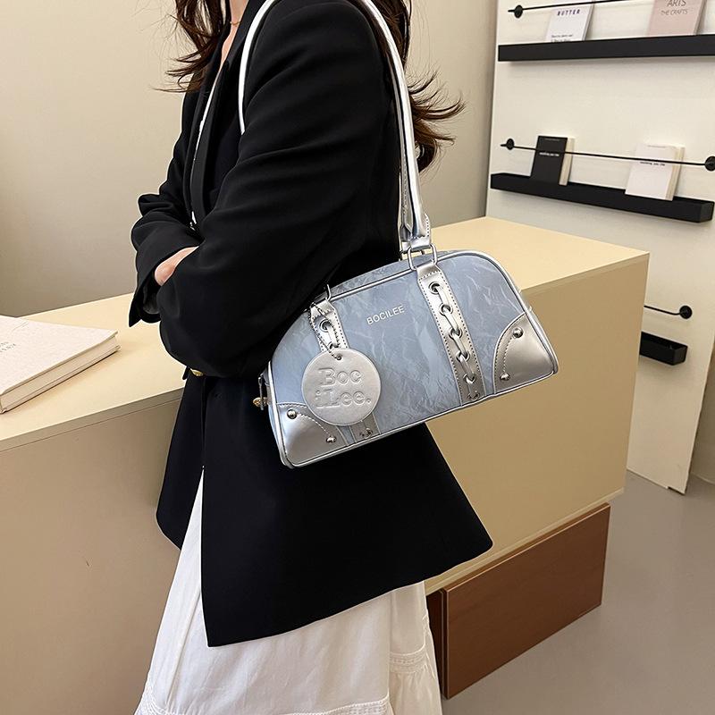 Premium bag women 2025 new fashion explosion pillow bag large capacity commuting versatile hand carry shoulder bag