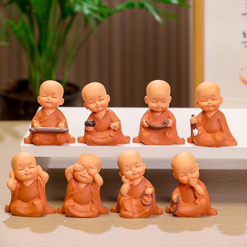 Милые фигурки маленьких монахов ручной работы из смолы для украшения рабочего стола