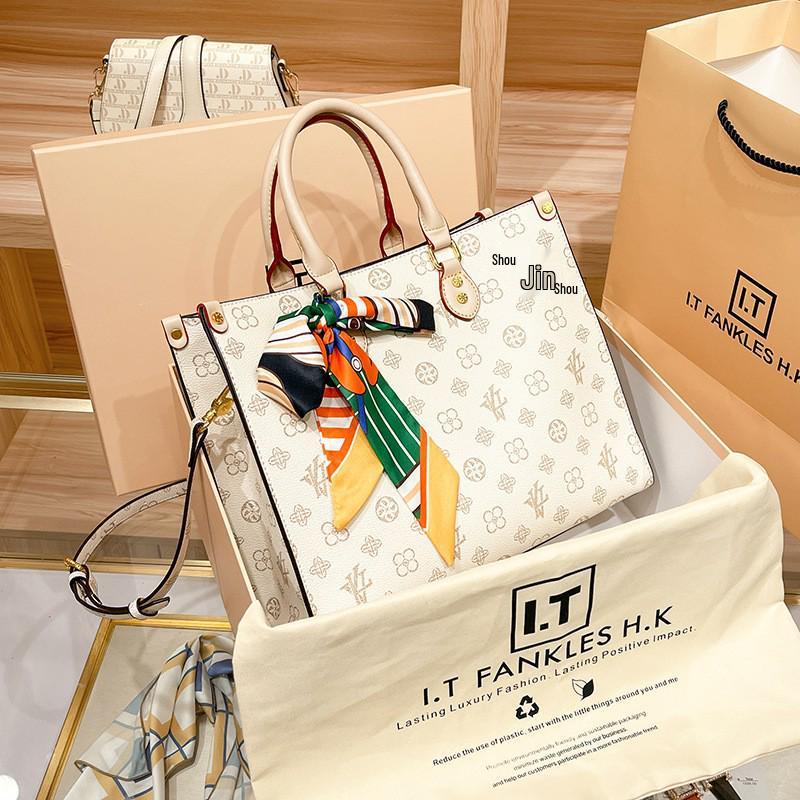 Guangzhou Women's Light Luxury Handbag: 2023 Large-Capacity High-End Floral Tote