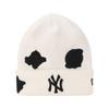 New Era MLB ONSPOTZ Эксклюзивная шапка-бини NY FREE Базовая шапка-бини MLB с принтом по всей поверхности Шляпа New York Yankees, Белая,