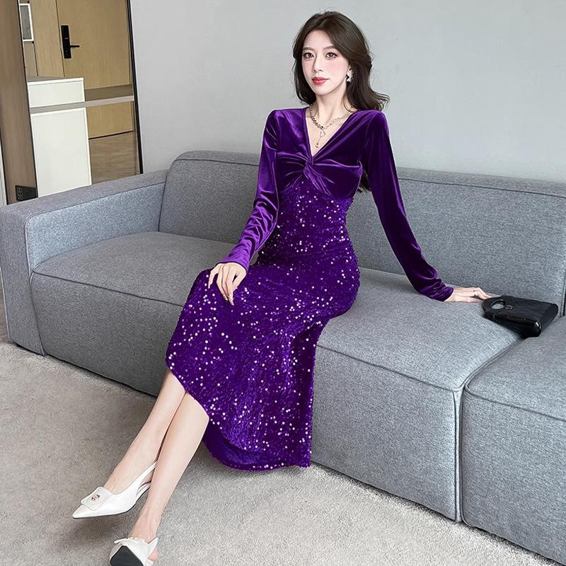 Женское платье из бархата с пайетками, сшитое в стиле хай-тек