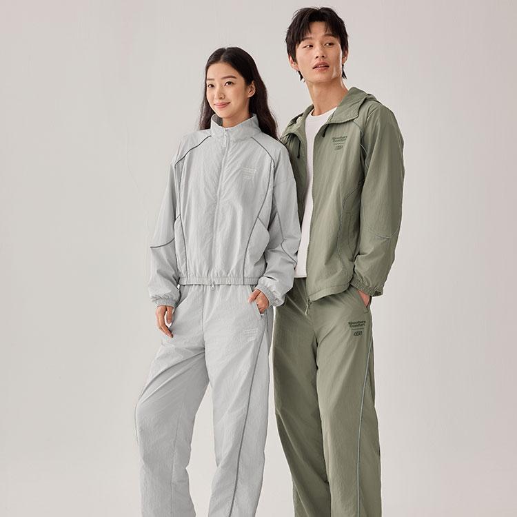 Skechers Теплая ветрозащитная водостойкая спортивная повседневная куртка с подкладкой из флиса для commuters, свободная, удобная, мягкая, с капюшоном, мужские куртки L325M088-01DR