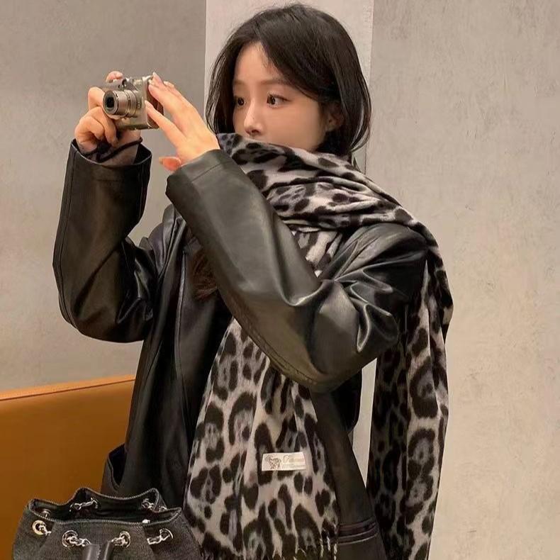 Fashion Printed Leopard Cashmere-Like Scarf for Women Winter Long Shawl Windproof Protection Outdoor Keep Warm Scarves Wrap