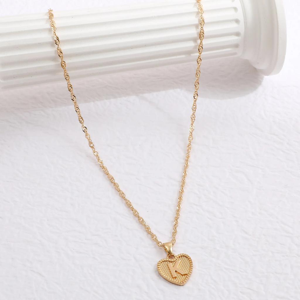 A-Z 26 Initials Name Necklaces Heart Pendant Letter Alphabets Necklace for Women 2023 Female Choker Chains Jewelry Trendy Gifts
