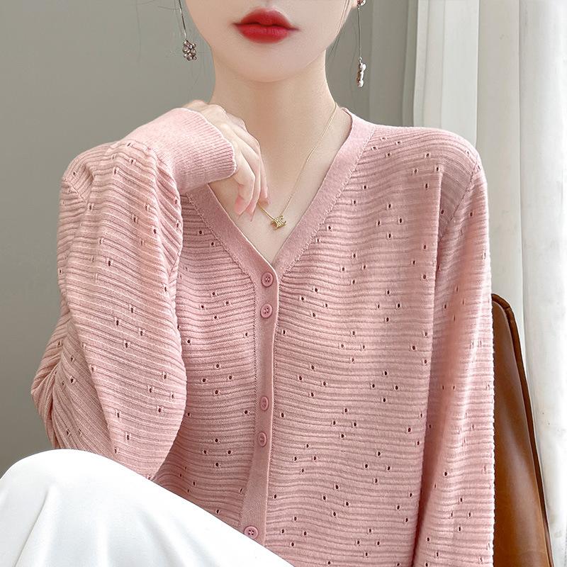 DAFIFY Women's Fashion Casual Fall Winter Solid Color Print Long Sleeve V-Neck Sweaters