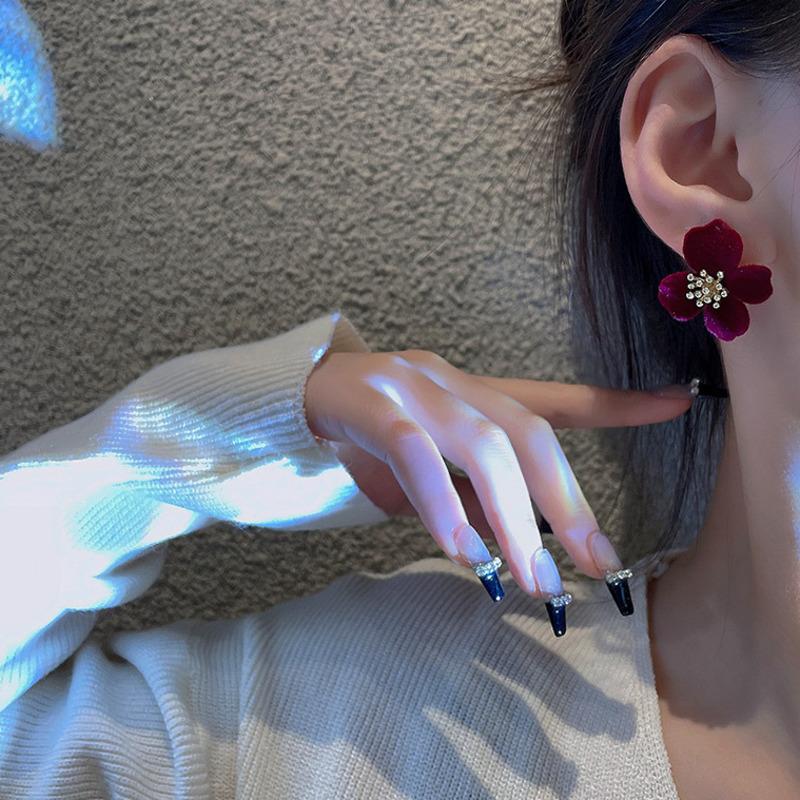 Ретро бархатные серьги-гвоздики с цветком для женщин и девочек, французские винтажные серьги 2023, модные корейские свадебные романтические ювелирные изделия, подарки