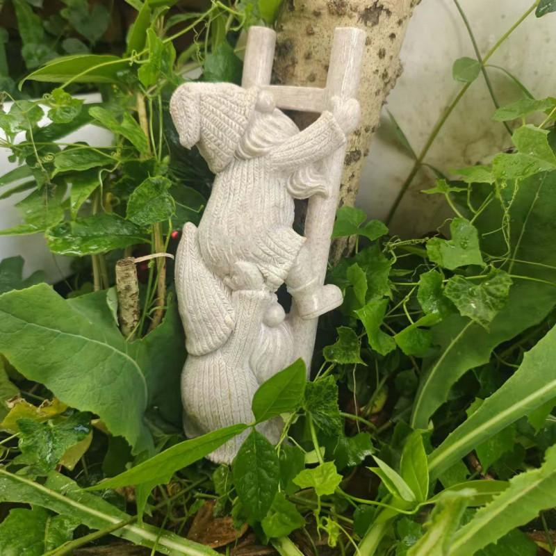 Садовая фигурка гнома из смолы, декоративный карлик, карабкающийся по ступенькам, украшение для улицы, патио, балкона, двора