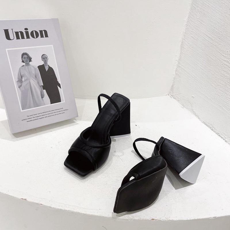 Летние сандалии на высоком каблуке с треугольными чашками, женские пикантные атласные туфли для вечеринок с мягкой подкладкой, удобные модельные сандалии с ремешком на спине для подиума