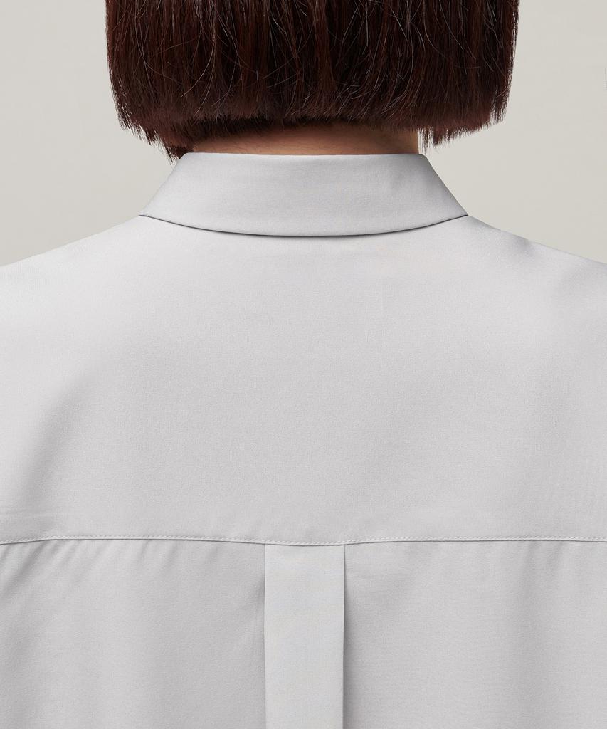 MUSINSA STANDARD WOMAN Women'S Relaxed Crop Silky Shirt [Light Grey]
