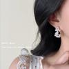 Light Luxury Heavy-Duty Shiny Floral Earrings: Artistic Retro Style Stud Earrings with High-End Feel for Brides