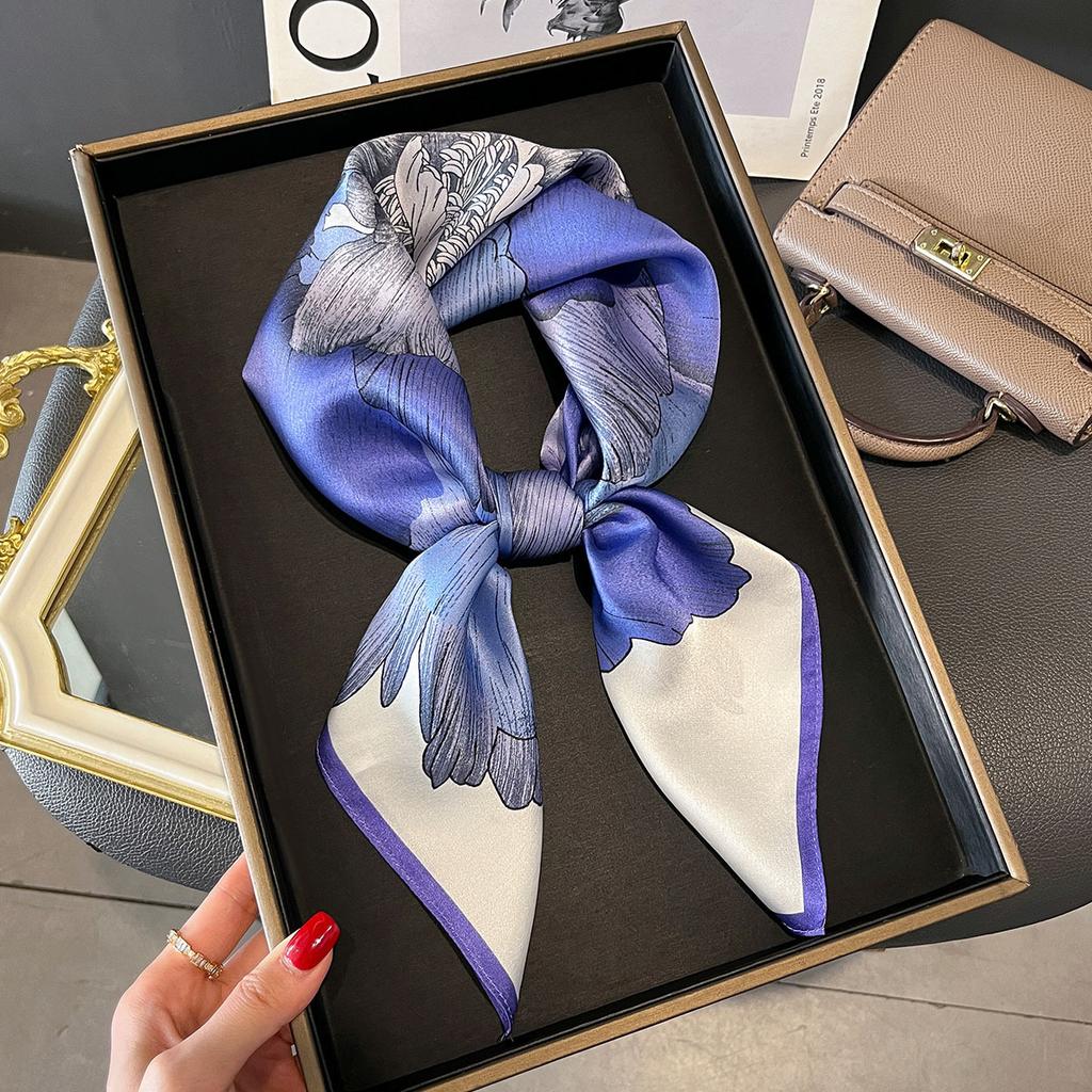 Luxury  Women Mulberry Silk Scarf Fashion Pattern Design Square Scarves Bandanna Wraps Decoration Hairband