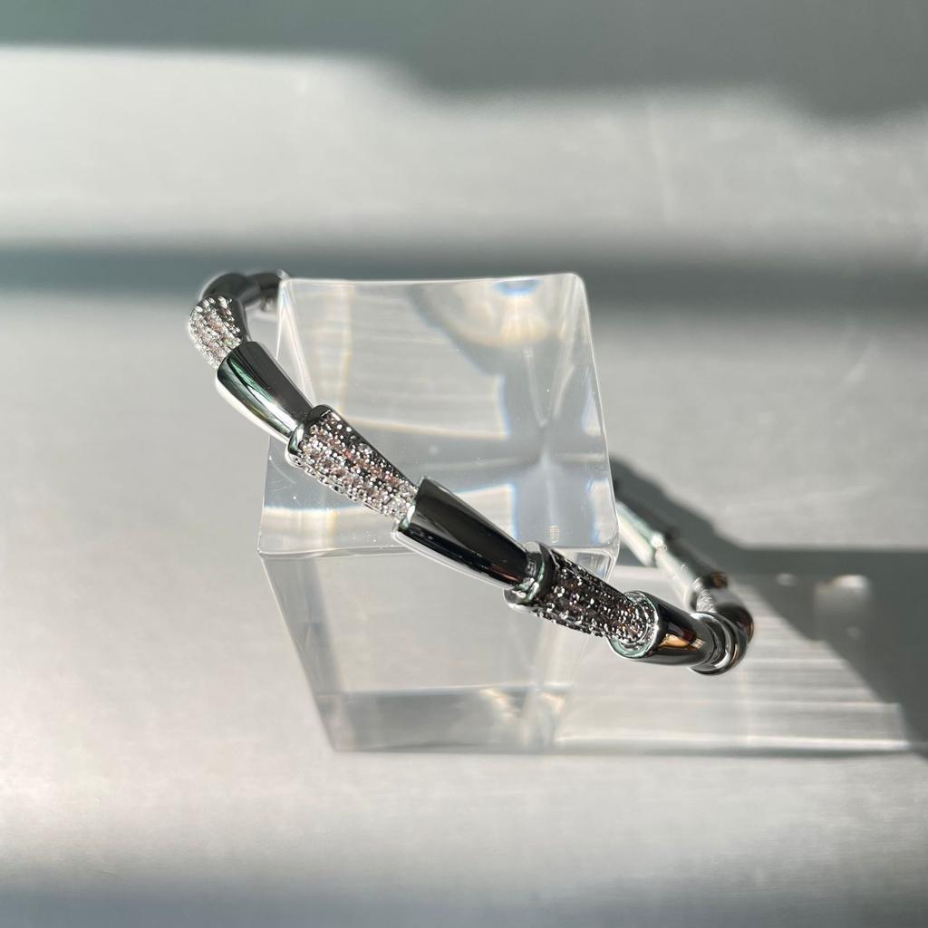 Shi Nan's Heavy Industry Style Fashionable and High-end Jewelry Low-key Luxury Stacking Style Bracelet