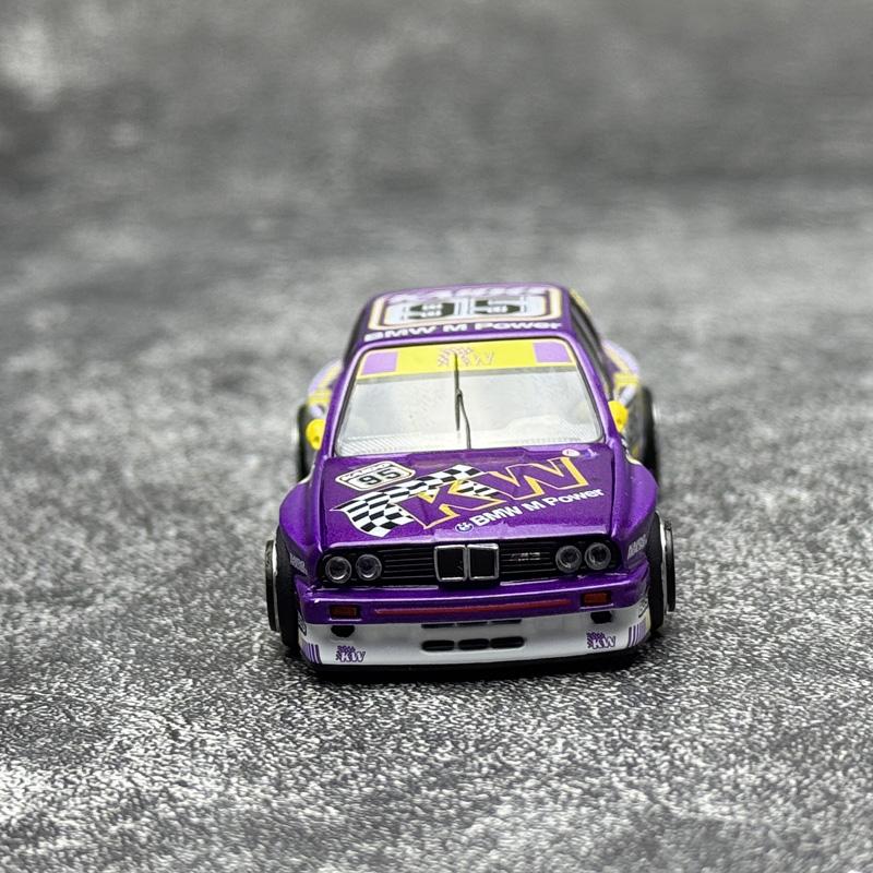 Kaido house 1:64 R8 M3 Kaido KW V1 95 Alloy Full-Opening Aolly car model Metal static display festive gift collection