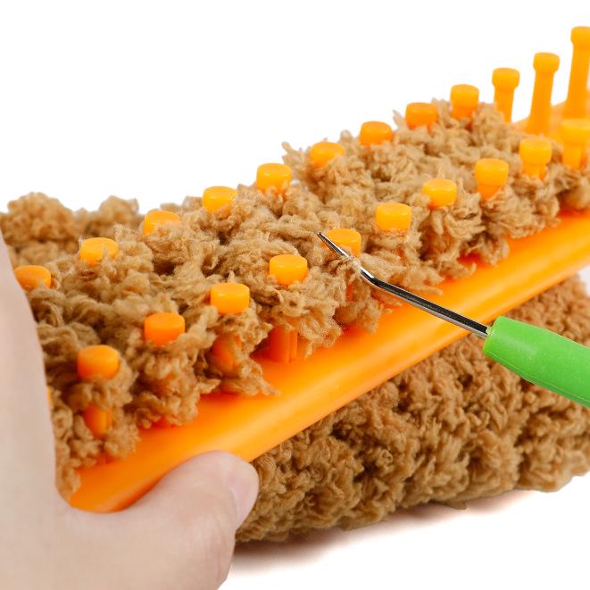 Набор для начинающего вязальщика: Инструменты для шарфа, шапки, свитера и пледа