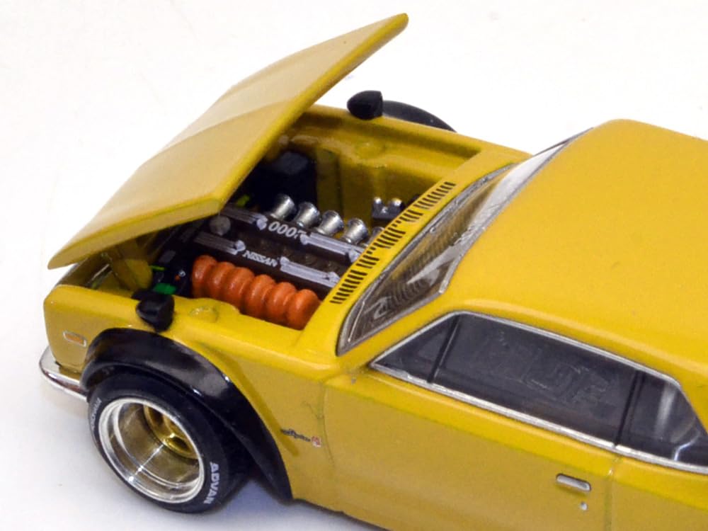 MINI GT масштаб 1:64 KAIDO HOUSE - NISSAN SKYLINE 2000 GT-R (KPGC10) KAIDO STREET V2 - Желтый KHMG228