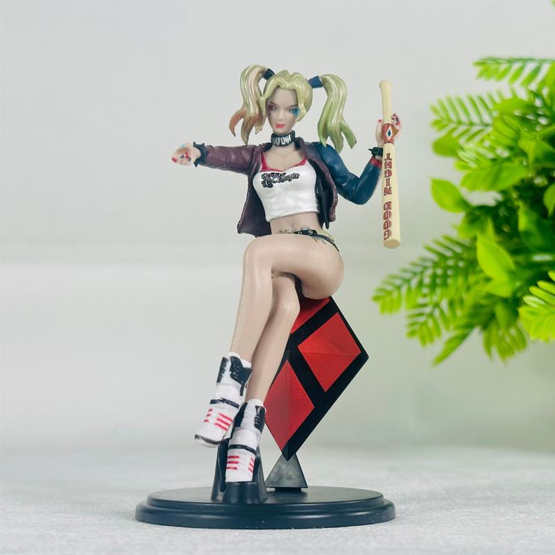 11Cm Anime Character Harley Quinn Sitting Position Pvc Action Figures Desktop Ornament Model Toy Collectible Periphery Fun Gifts