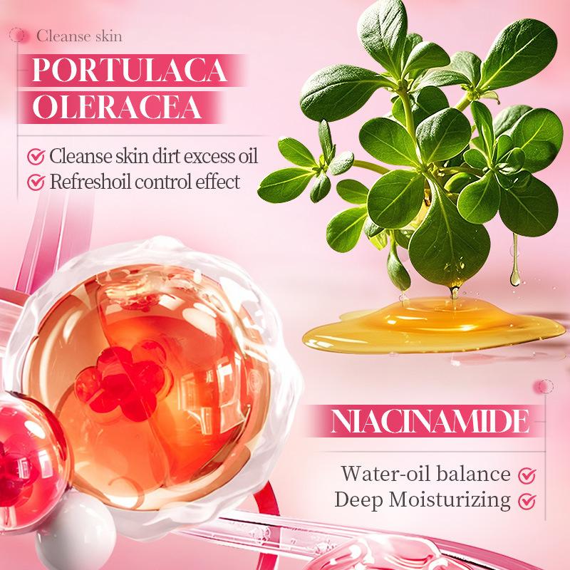 Strawberry VC Radiance Facial Cleanser 100g, Gentle pH 6.0-6.6, Oil Control & Brightening, With Niacinamide & Strawberry Extract, Rich Foam, No-Drying