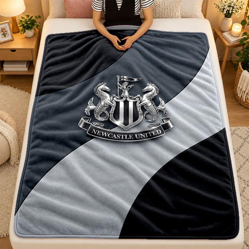 Flannel BlanketNewcastle United Football Warm Soft Throw Blanket for Indoor Sofa Bed Living Room Use