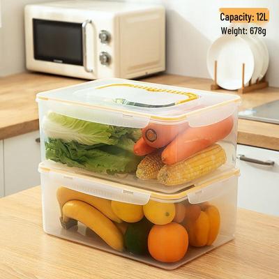 Прозрачные контейнеры для хранения продуктов в холодильнике