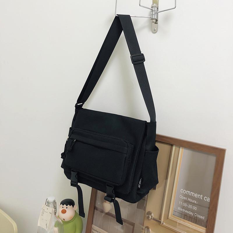 High Capacity Retro Canvas Bag Unisex Style Perfect For Daily Use With Zipper Closure