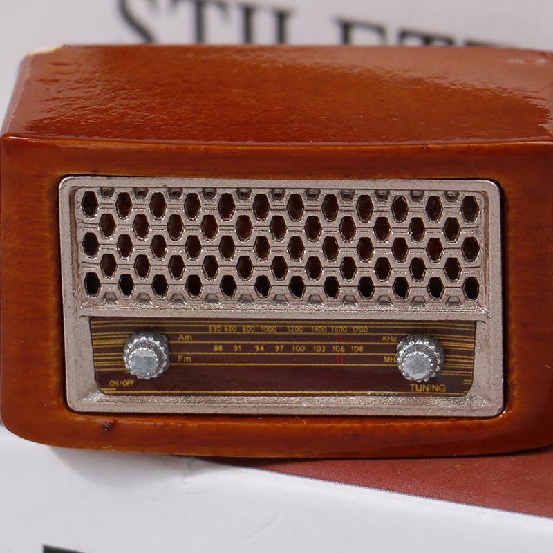 1: 12 Dollhouse Home Accessories Pocket Simulation Mini Retro Radio