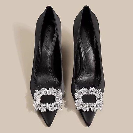 Туфли-лодочки из лакированной кожи телесного цвета, темпераментные, для通勤, новые, французские, со стразами, с квадратной пряжкой, универсальные, на высоком каблуке, женские