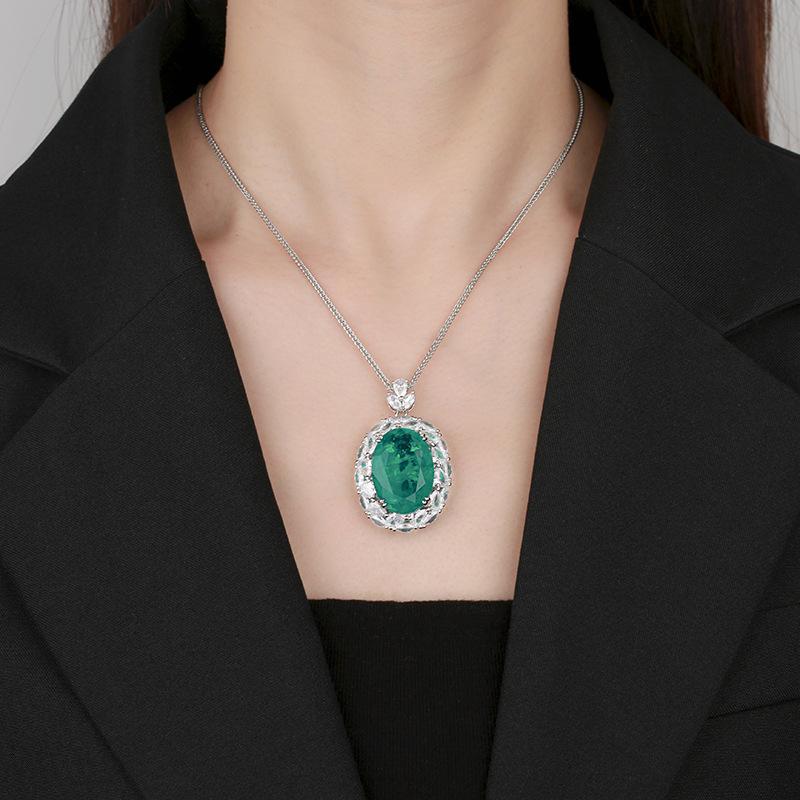 Ювелирные изделия Медное основание с золотым покрытием Имитация изумрудного кулона Ожерелье Крупный денарий 18 * 25