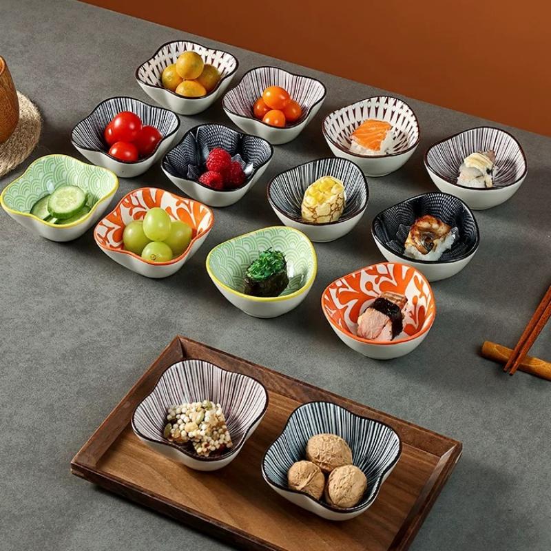 Японская керамическая десертная тарелка, подставка для фруктов, креативная маленькая тарелка для ароматизаторов, блюдо для макания, барбекю, хот-пот, ресторанная тарелка для закусок