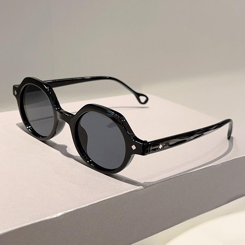 Rivet Polygon Vintage Sunglasses Women For Men Luxury Brand Designer Round Sun Glasses Punk Popular Hip Hop Eyeglasses Uv400