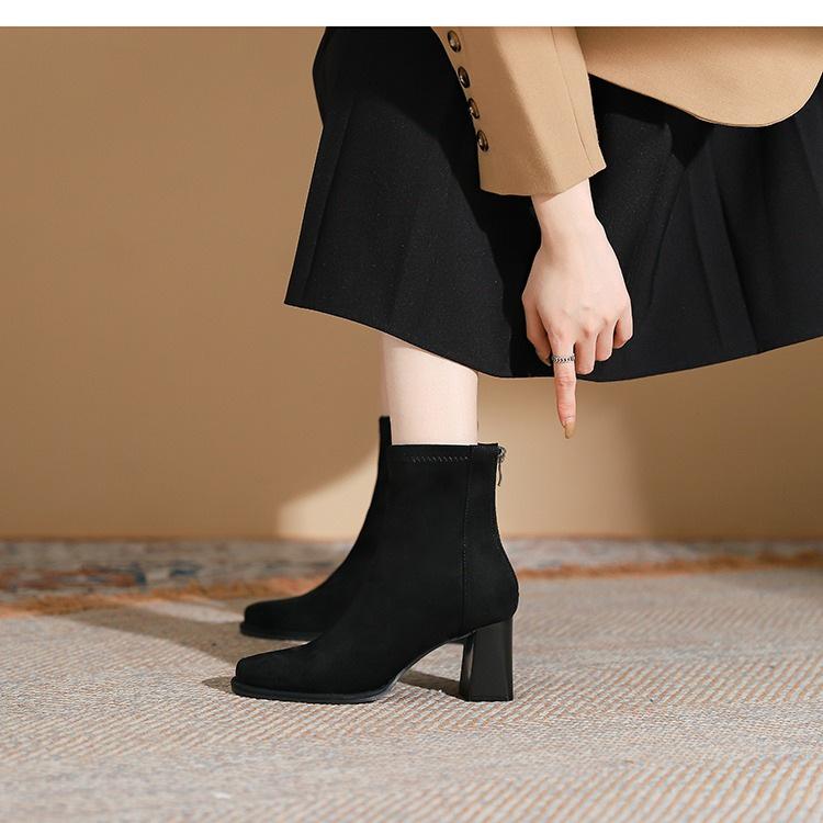 Квадратная голова плюс замшевые короткие сапоги женские сапоги осенние и зимние эластичные тонкие сапоги толстый каблук средний каблук одинарные сапоги серые абрикосовые сапоги Martin