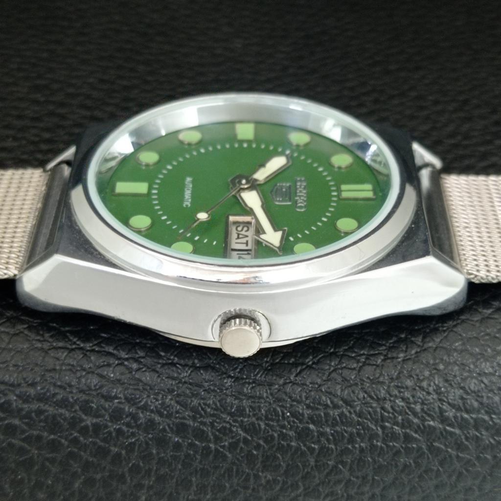 ЯПОНСКИЕ ВИНТАЖНЫЕ ОТРЕМОНТИРОВАННЫЕ АВТОМАТИЧЕСКИЕ МУЖСКИЕ ЧАСЫ SEIKO 5 С ЗЕЛЕНЫМ ЦИФЕРБЛАТОМ a444448-1