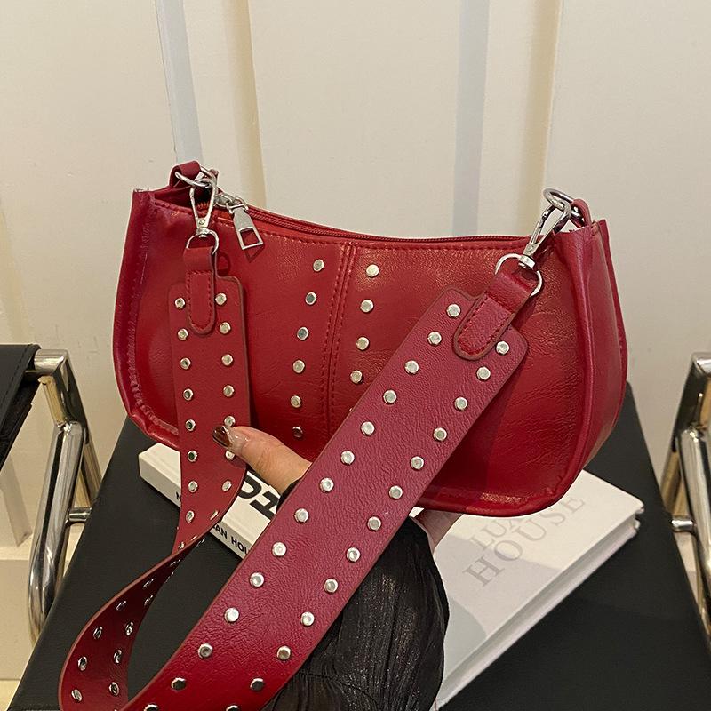High End Fashionable Shoulder Bag for Women In Autumn New Retro Oil Leather Casual Crossbody Bag Fashionable Rivets for Women